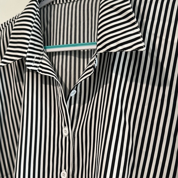 Oversized striped black and white button down shirt. Size xl shirt sleeve shirt - Picture 2 of 6
